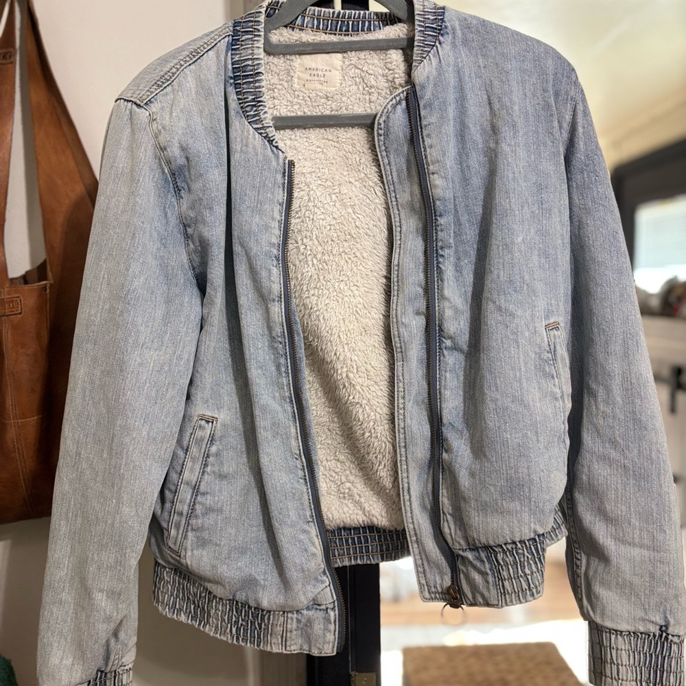 American Eagle Outfitters Fuzzy Sherpa Jacket